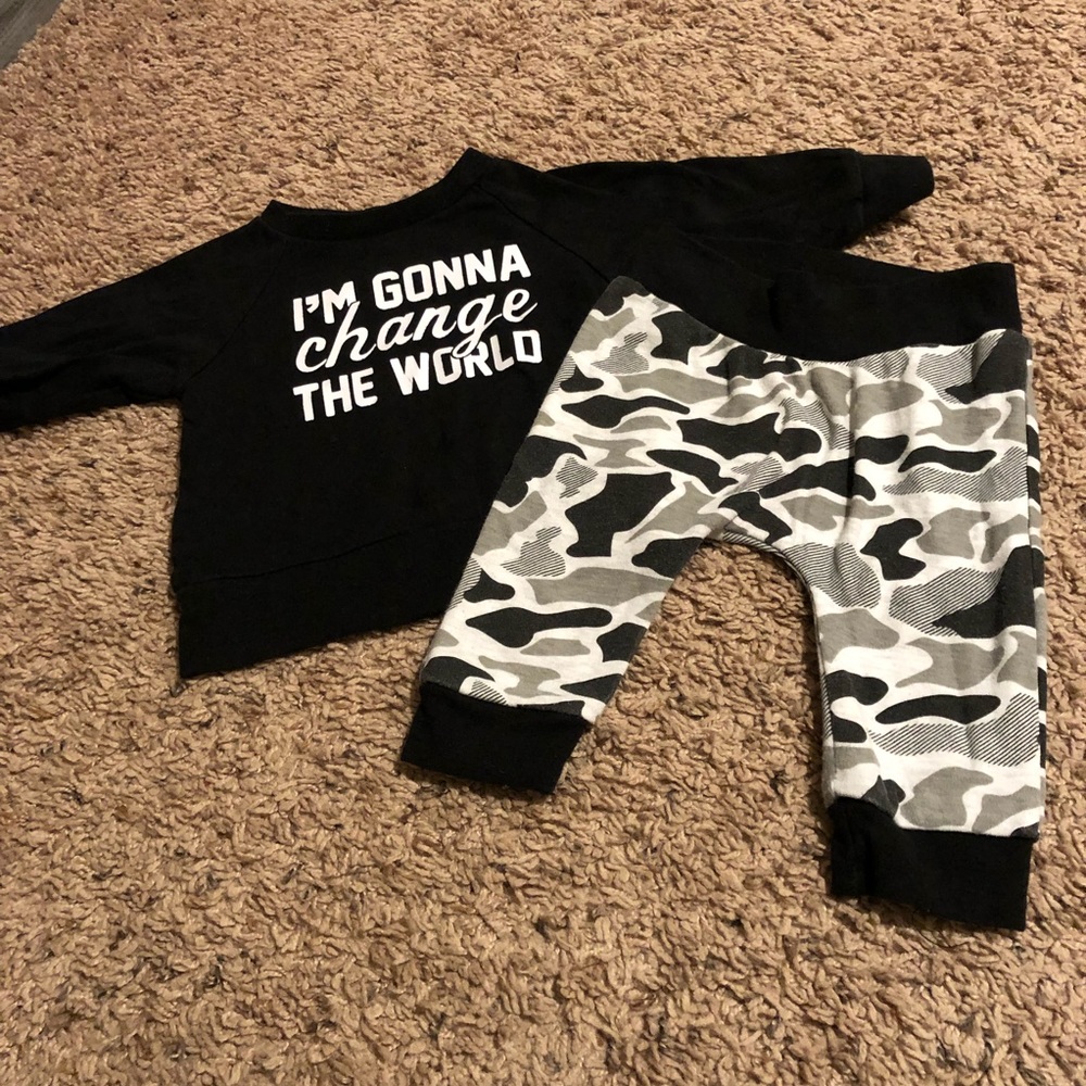 “I’m Gonna Change The World” sweatsuit - 3/6 mo